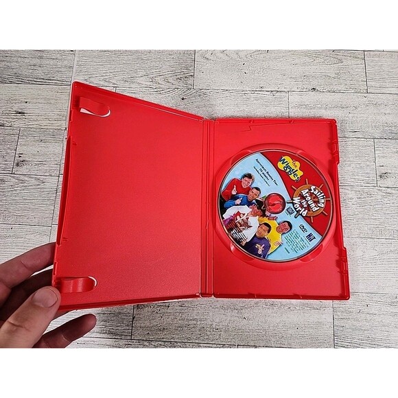 The Wiggles: Sailing Around the World by Paul Field, 15 Songs DVD Cartoon Movie - Picture 3 of 4